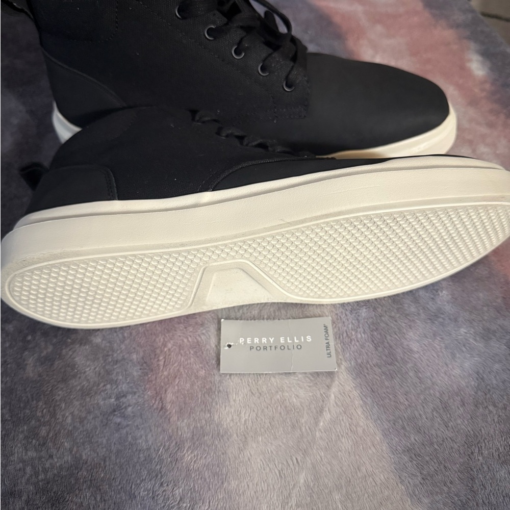 Perry Ellis Black and White Men's Sneakers